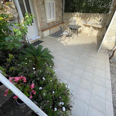 Studio Apartment Klaric Vis Zewnętrze zdjęcie