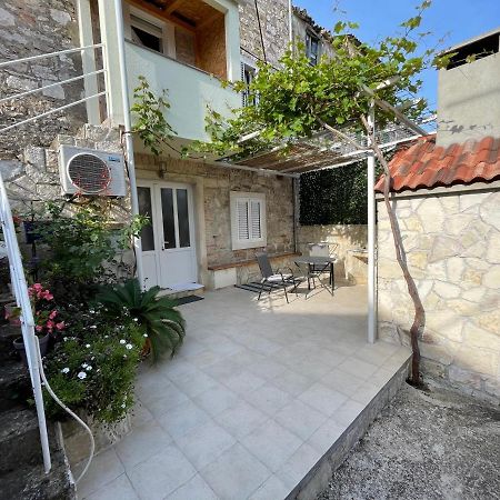 Studio Apartment Klaric Vis Zewnętrze zdjęcie