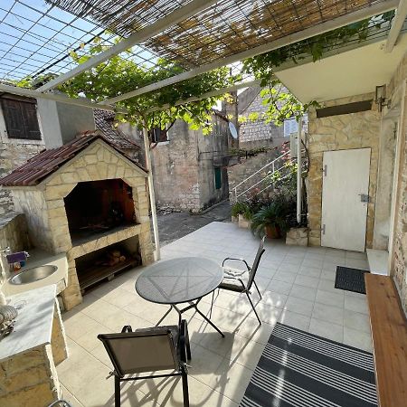 Studio Apartment Klaric Vis Zewnętrze zdjęcie