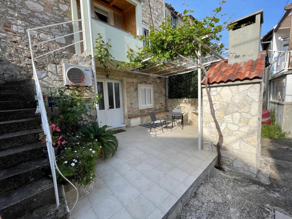 Studio Apartment Klaric Vis Zewnętrze zdjęcie