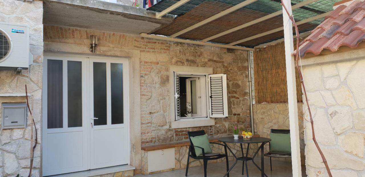 Studio Apartment Klaric Vis Zewnętrze zdjęcie